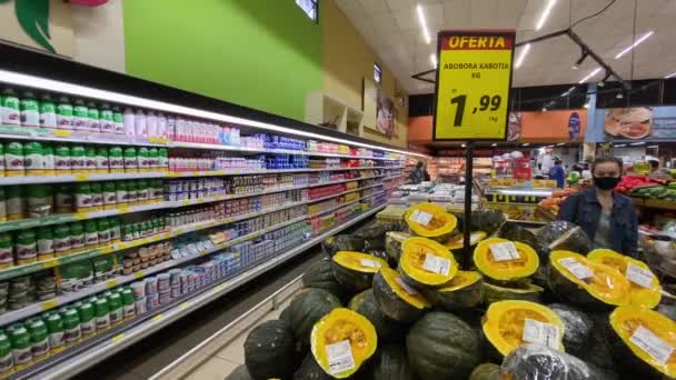 Overview Few Customers Supermarket Store Clearly Shows Recession Covid Pandemic — Vídeo de stock