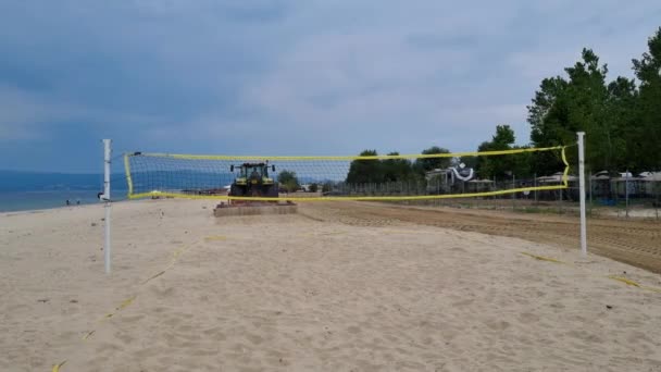 Tractor Plows Cleans Sand Beach Volleyball Field — Vídeo de Stock