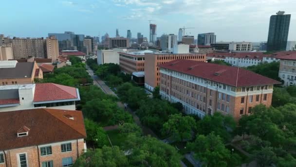 Austin Campus University Texas Academic Buildings College Student Dorms Aerial — Stockvideo