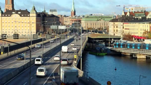 Car Traffic Bridge Stockholm Subway Train Arrives Station — Vídeos de Stock
