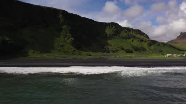 Aerial Black Beach Iceland Wave — ストック動画