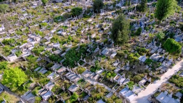 Cristian Ortodox Graveyard Rows Aerial Footage — Vídeos de Stock