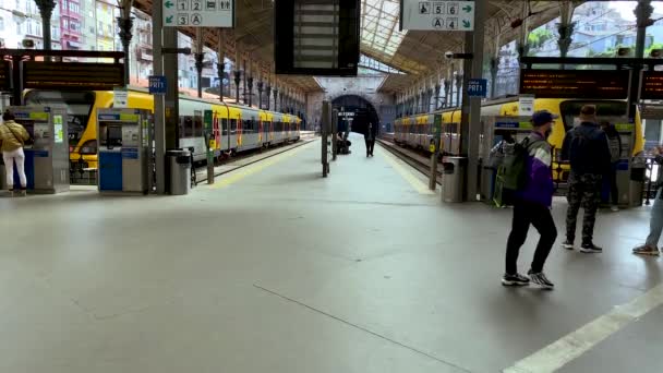 Dworzec Kolejowy Porto Stacja Bento Portugalię Żółty Terminal Kolejowy Podróże — Wideo stockowe