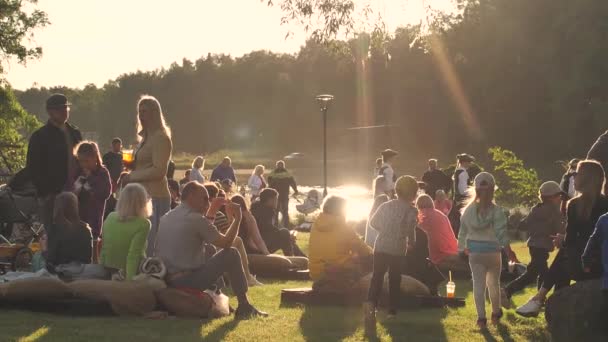 Midsummer Festival City Park People Rested Park Grass Evening Concert — Stock videók
