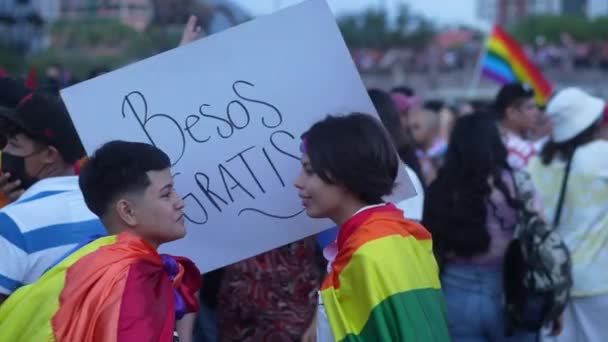 Static Shot Couple Kissing Monterrey Pride Event Event Rights Protection — Video