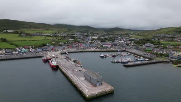 Dingle Harbour County Kerry Ireland Panning Drone Aerial View — Stockvideo