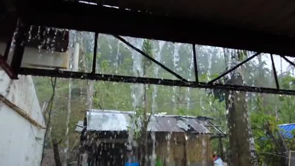 Heavy Rains Monsoon Season Pour Car Port Roof Philippines — Video Stock