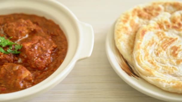 Csirke Tikka Masala Fűszeres Curry Hús Élelmiszer Roti Vagy Naan — Stock videók