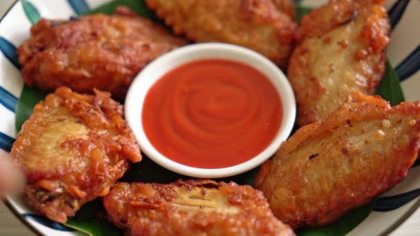 Crispy Fried Chicken Wings Fish Sauce — Stock Video