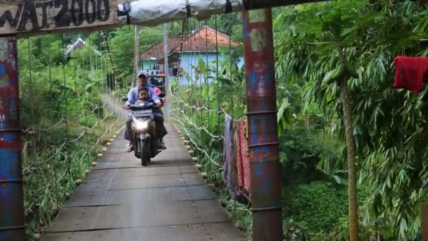 Suspension Bridge River Motorcycle Crossing Morning Sukabumi West Java Indonesia — Wideo stockowe