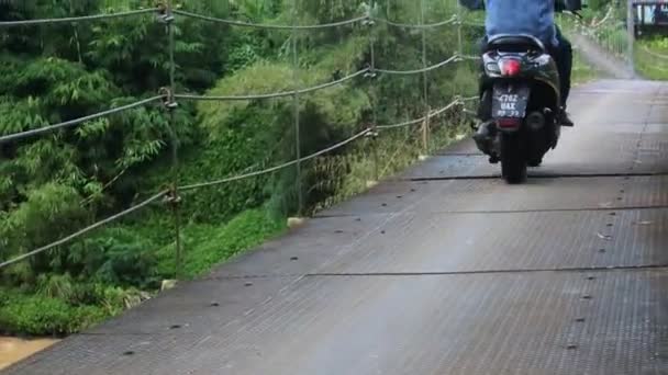 Suspension Bridge River Motorcycle Crossing Morning Sukabumi West Java Indonesia — Wideo stockowe