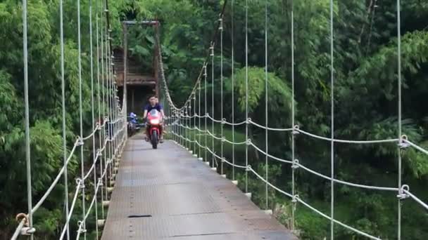 Suspension Bridge River Motorcycle Crossing Morning Sukabumi West Java Indonesia — Wideo stockowe