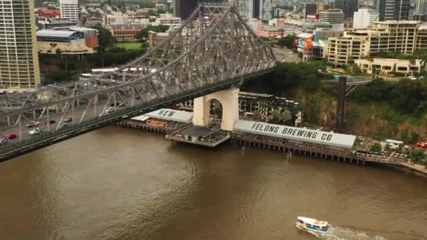 Risng Story Bridge Brisbane Australia River Brown Recent Floods — Stockvideo