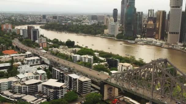 Brisnbane River Looking Story Bridge Soon Floods — Stockvideo