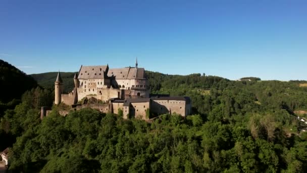 Vianden Castle Located City Vianden North Luxembourg Huge Fortified Castle — Vídeo de stock