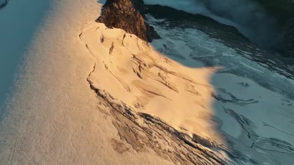 Glaciärsprickor Och Dimfyllda Bergsdalar Österrikiska Alperna — Stockvideo