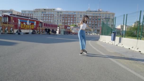 Slomo Skilled Girl Roller Skating Sunny Street Next Circus — Wideo stockowe