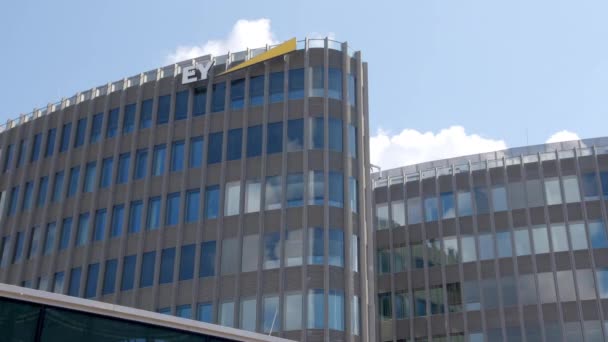 View Ernst Young Building City Centre Berlin — Vídeo de stock