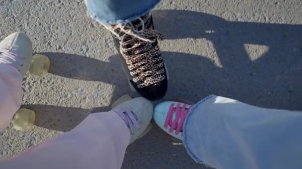 Overhead Push Out Retro Roller Skates Legs Girls Jeans — Stockvideo