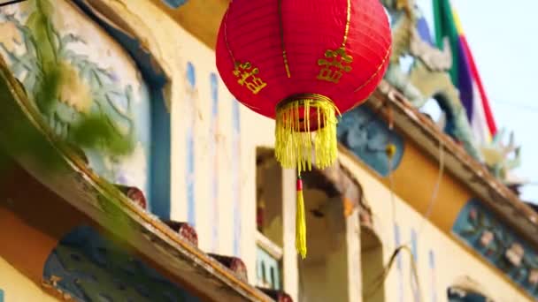 Red Chinese Lantern Hung Building Phan Thiet Vietnam Daytime Close — Vídeo de stock