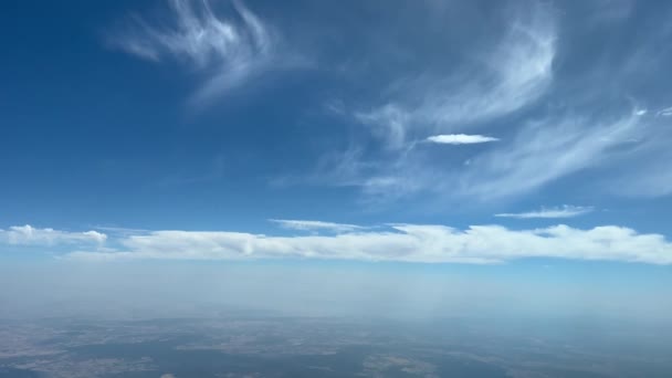 Stunning Pilot Point View Flying Cruise Level Some Frayed Fluffy — Stock Video