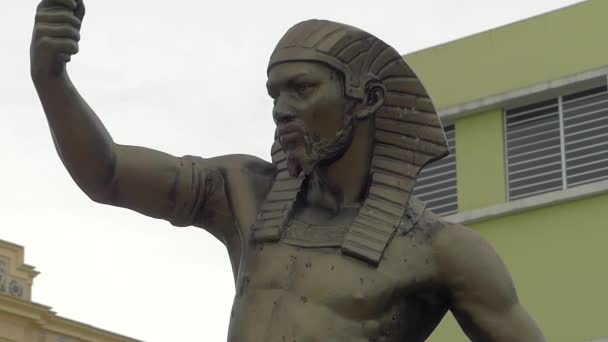 Египетская Статуя Лампа Площади Маягез Пуэрто Рико — стоковое видео
