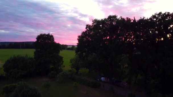 Piscina Jardín Juguetes Coloridos Calmer Vista Aérea Vuelo Drone Cohete — Vídeo de stock
