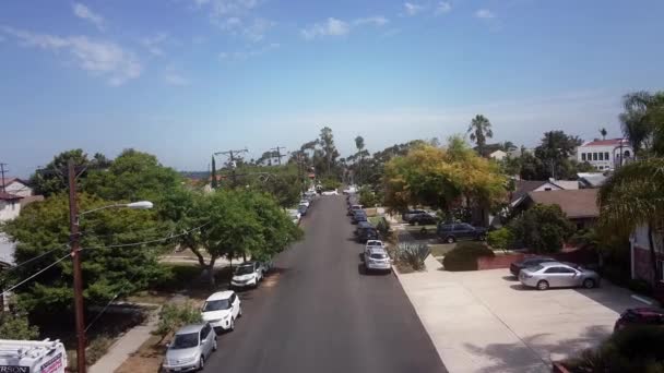 Aerial Push Suburban Street Clear Day Summertime University Heights San — Stock video