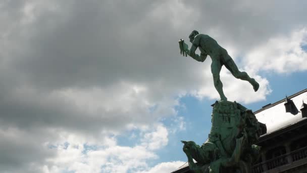 Dark Clouds Brabo Monument Front Antwerp City Hall Belgium Timelapse — ストック動画