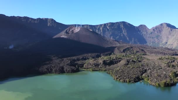 Approaching Inner Crater Cone Mount Rinjani Active Volcano Indonesia Nusa — Stockvideo