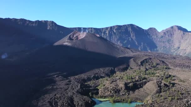 Closing Crater Cone Mount Rinjani Active Volcano Indonesia Nusa Tenggara — Stockvideo