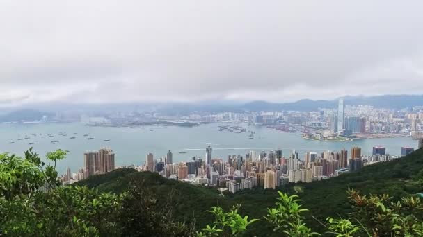 Временной Интервал Гонконгского Городского Пейзажа Сверху Облака Над Гаванью Виктории — стоковое видео
