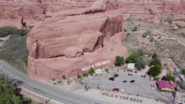 Hole Rock Formation Southwest Utah Desert Moab Aerial — ストック動画