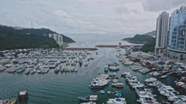 Low Angle Drone Shot Typhoon Shelter Aberdeen Hong Kong — Stok video