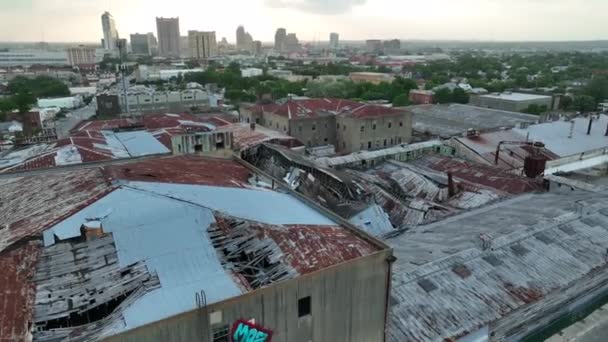 San Antonio Buildings Disrepair Damaged Hurricane Destroyed Roof Downtown Skyline — Vídeos de Stock