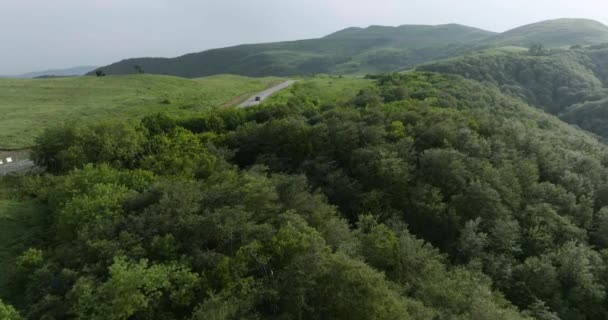 Dolly Aerial Shot Car Driving Road Didgori Valley — Vídeos de Stock