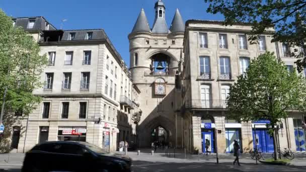 Tilt Shot Big Bell Bordeaux City Gate Sunny Day France — Vídeos de Stock