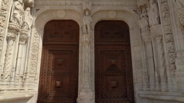 Gates Jeronimos Monastery Has Beautiful Reticulated Vaulting Tile Decoration Walls — Stockvideo