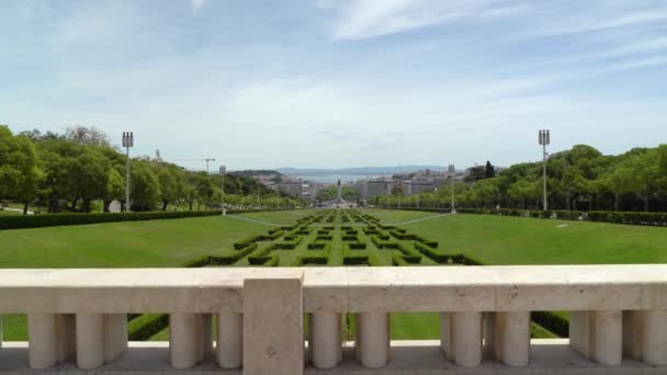 Park Eduardo Vii Neatly Clipped Box Hedging Flanked Mosaic Patterned — Video