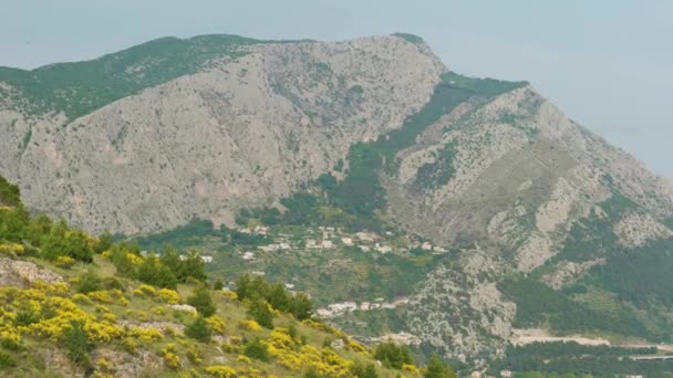 Cinematic Nature Travelling Footage Panoramic View Cliffs Mountains Omis Next — Vídeo de Stock