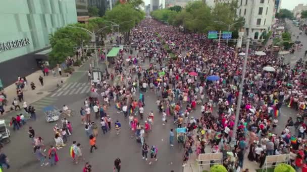 Aerial Flying Large Crowds Gathered Paseo Reforma June 2022 — Stok video