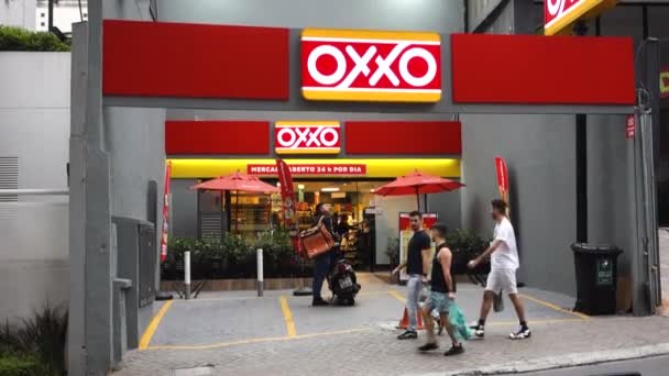 Exterior View Facade Oxxo Mexican 24H Mini Market Store — Vídeos de Stock