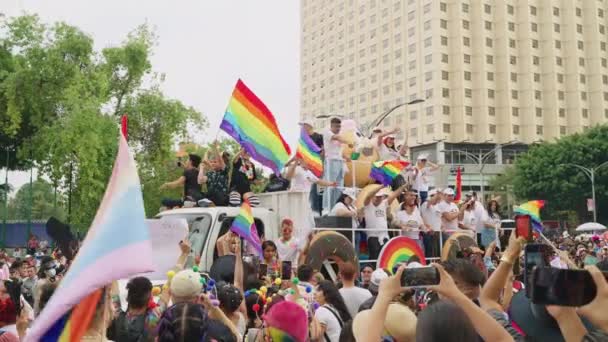 White Lorry Stage Carrying Pride Parade Performers Large Crowd Avenue — Stockvideo