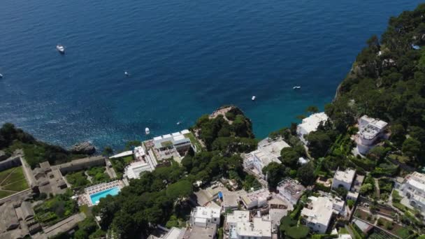 Houses Buildings Villas Cliffs Capri Coastline Italy Aerial — ストック動画