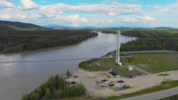Беспилотное Видео Нефтепроводным Мостом Транс Аляска Через Реку Танана Районе — стоковое видео