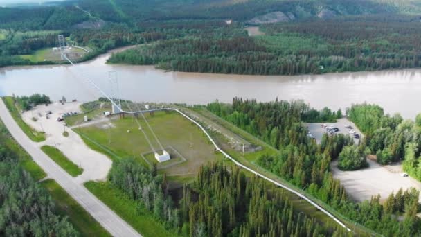 Drone Video Trans Alaska Oil Pipeline Bridge Tanana River Big — Stock video