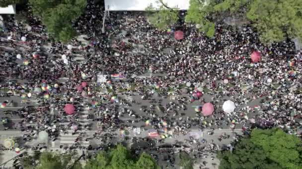 Aerial Drone Shot Diverse Crowd Walking Mexico City Pride Parade — Stok video