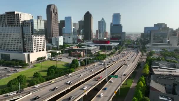 Amerikansk Stad Texas Trafik Motorvägen Kör Gyllene Timmen Ljus Aerial — Stockvideo