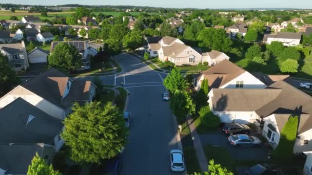 Residential Neighborhood Community Homes Solar Rooftop Panel Array Green Energy — Vídeos de Stock