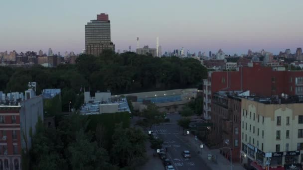 Early Morning Tilt Looking Marcus Garvey Park Harlem Nyc — Stockvideo